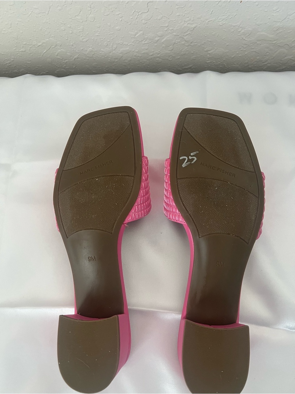 Marc Fisher Pink Slide Sandals Women’s Size 9M - Picture 4 of 5